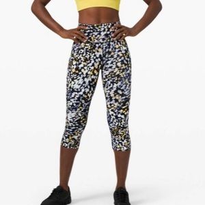 Lululemon Fast Free Crop II 19” Metropolis Glow Size 8 EUC